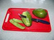  очищаем авокадо от кожуры